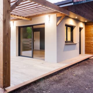 maison finition mixte bardage bois et enduits 4