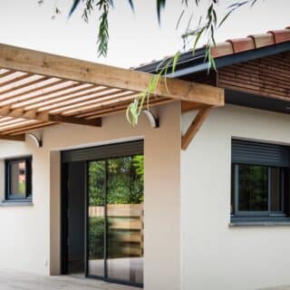 maison finition mixte bardage bois et enduits 6