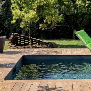 piscine 5x2,50 béton armé revêtement en pierre naturelle 1