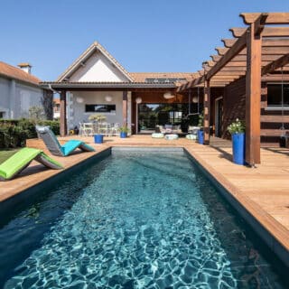piscine 5x2,50 béton armé revêtement en pierre naturelle 2
