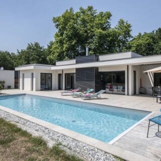 réalisation d’une villa contemporaine, avec piscine, terrasses et dépendance 2