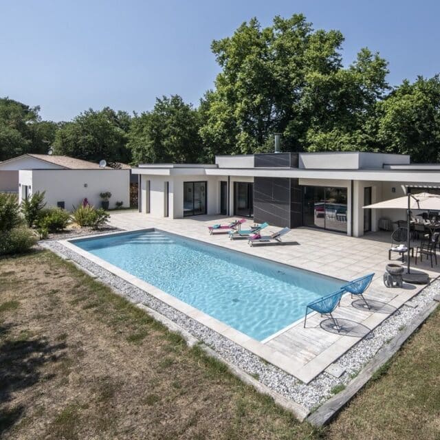 réalisation d’une villa contemporaine, avec piscine, terrasses et dépendance 3